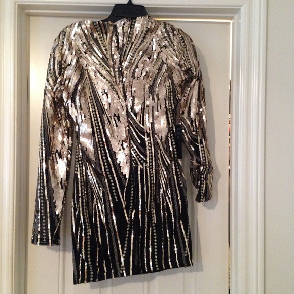 Marciano Tiffany long sleeve sequin dress. NWT. - Picture 2 of 4